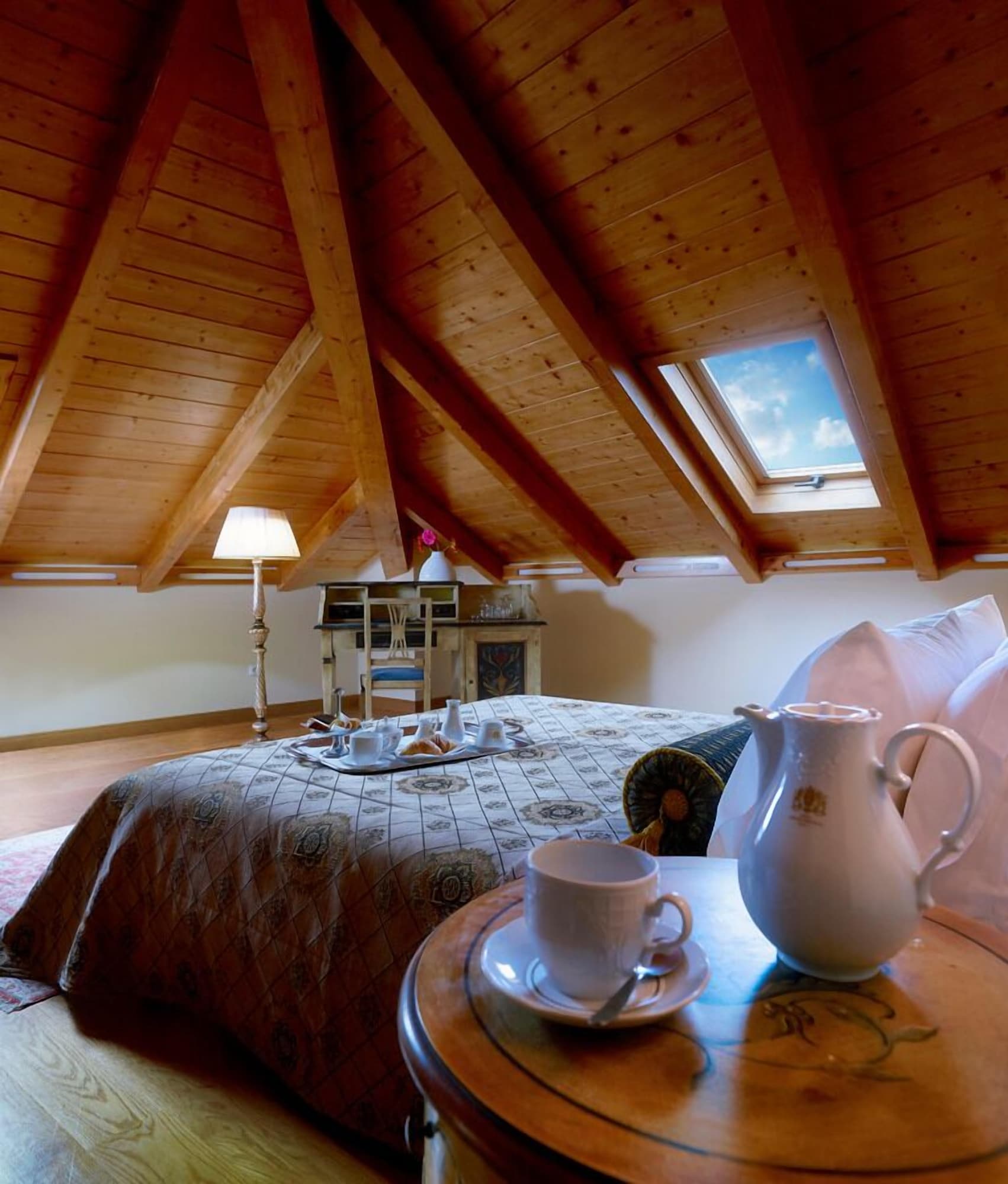 جناح بسرير كينج، Grande Bretagne Hotel 5/7