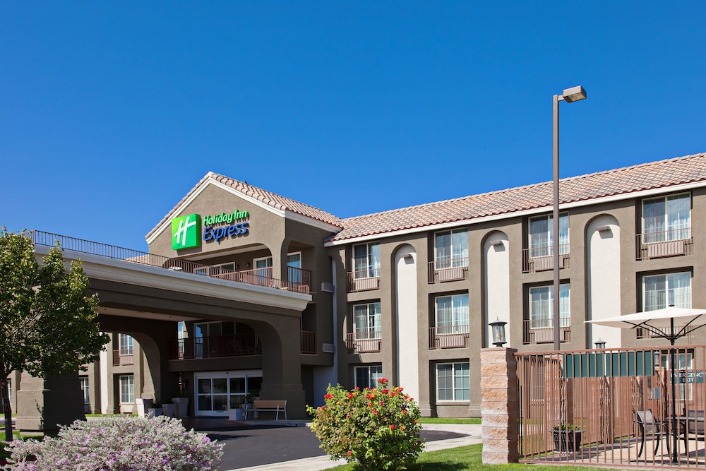 Holiday Inn Express Lancaster 2/70