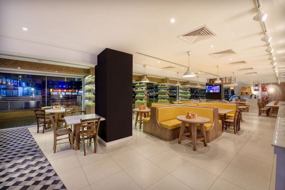 restaurant cafeteria