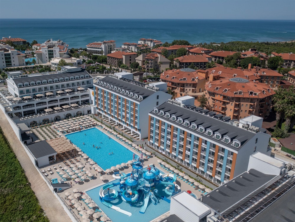 Arcanus Hotels Trendline Side 2/50