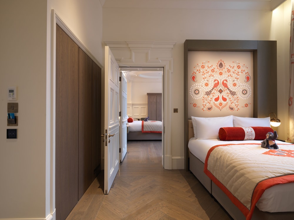 THE LALIT LONDON 23/72