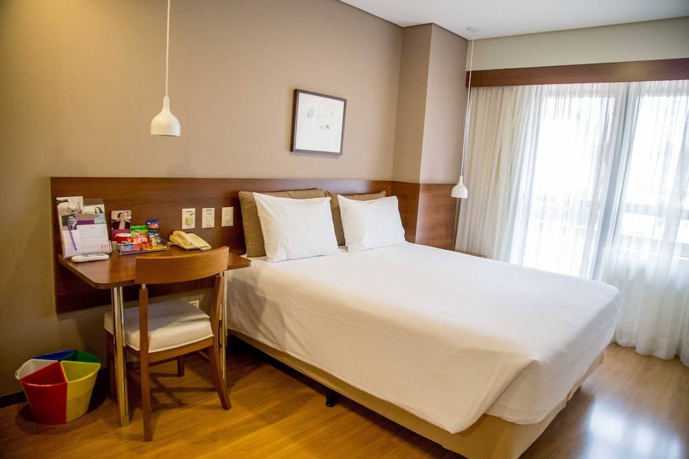 Mercure Curitiba Golden Hotel 26/79