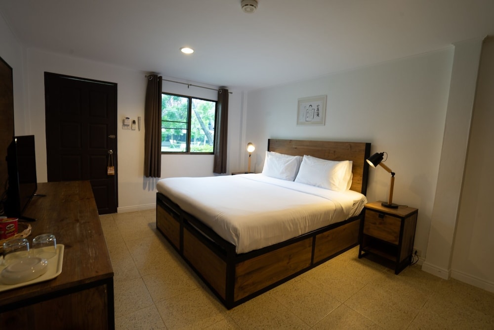 Dolphin Bay Resort 11/69