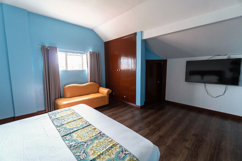 One Averee Bay Hotel 11/59