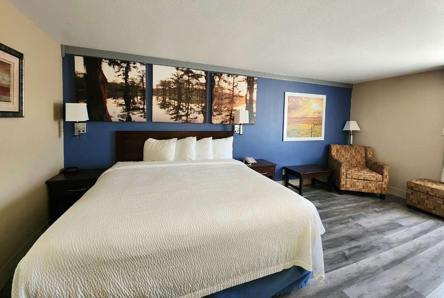 Days Inn by Wyndham Rosenberg 11/22