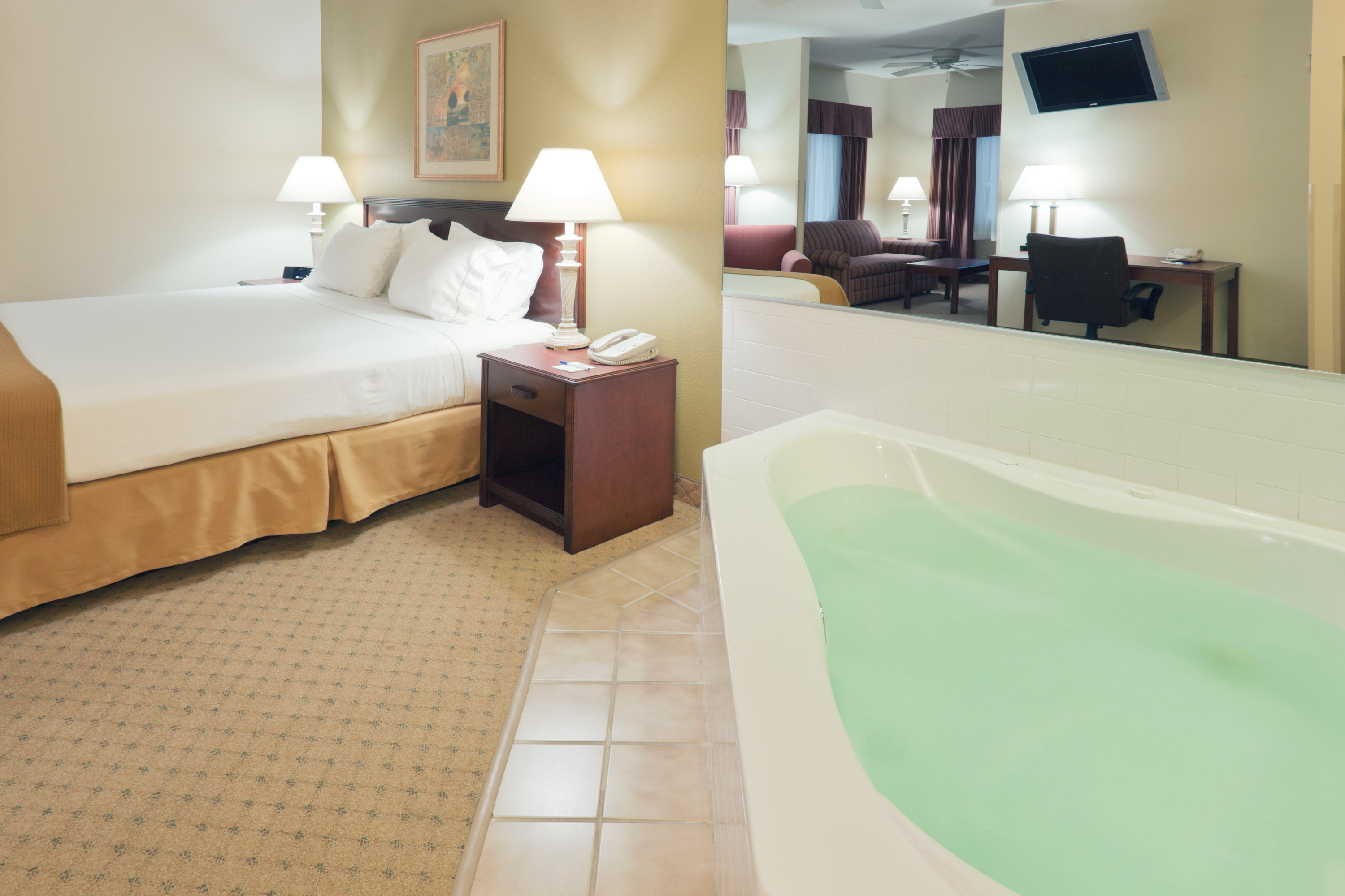 Holiday Inn Express Evansville - West 15/49