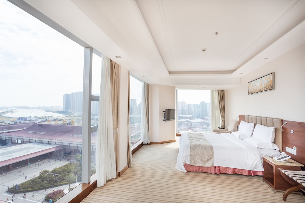 L Hotel Changsheng 18/62