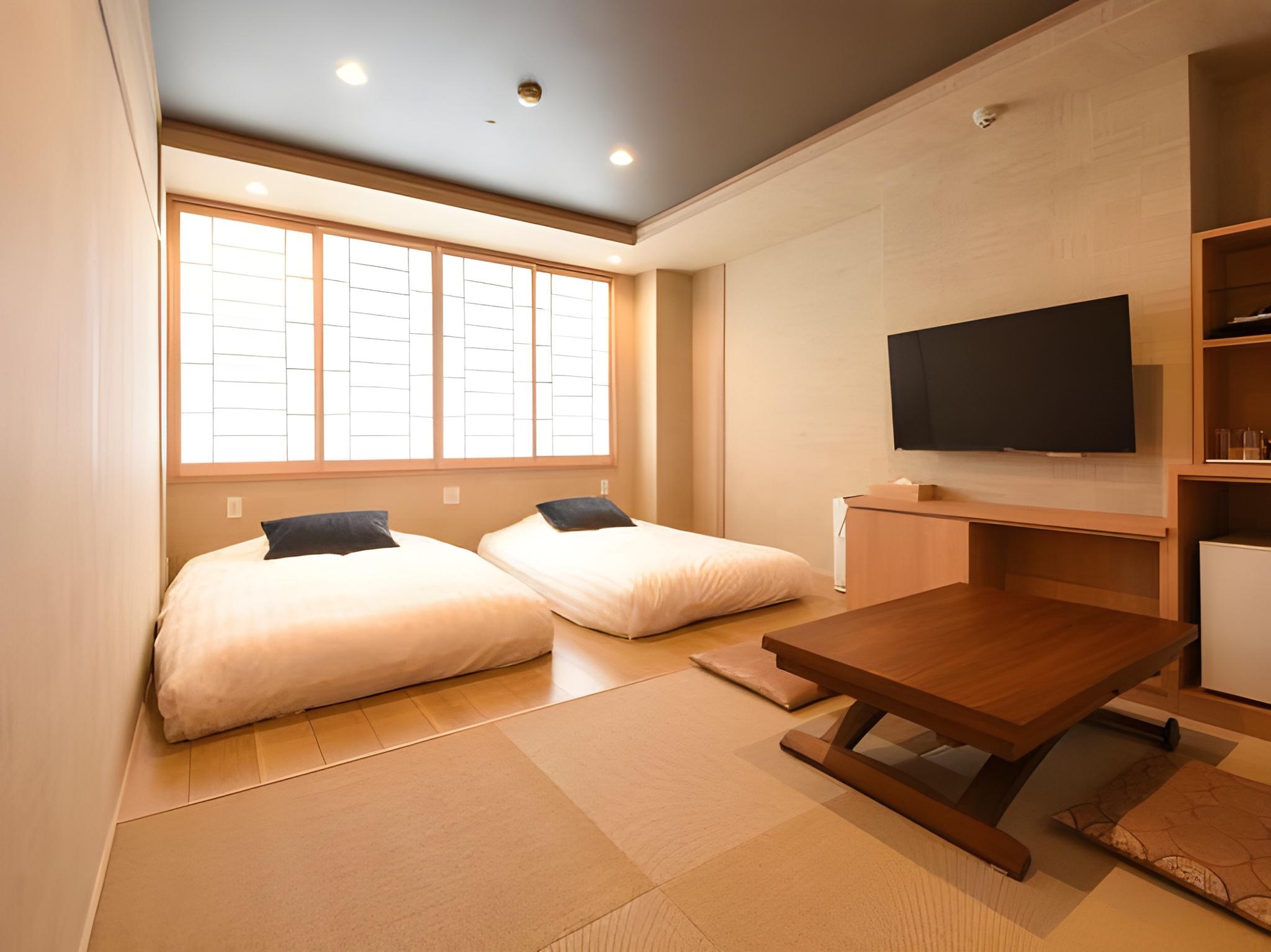 Japanese, 3 Futon Beds, Indoor Bath, Tatami