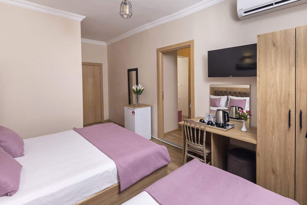 GREY HOUSE HOTEL 14/31
