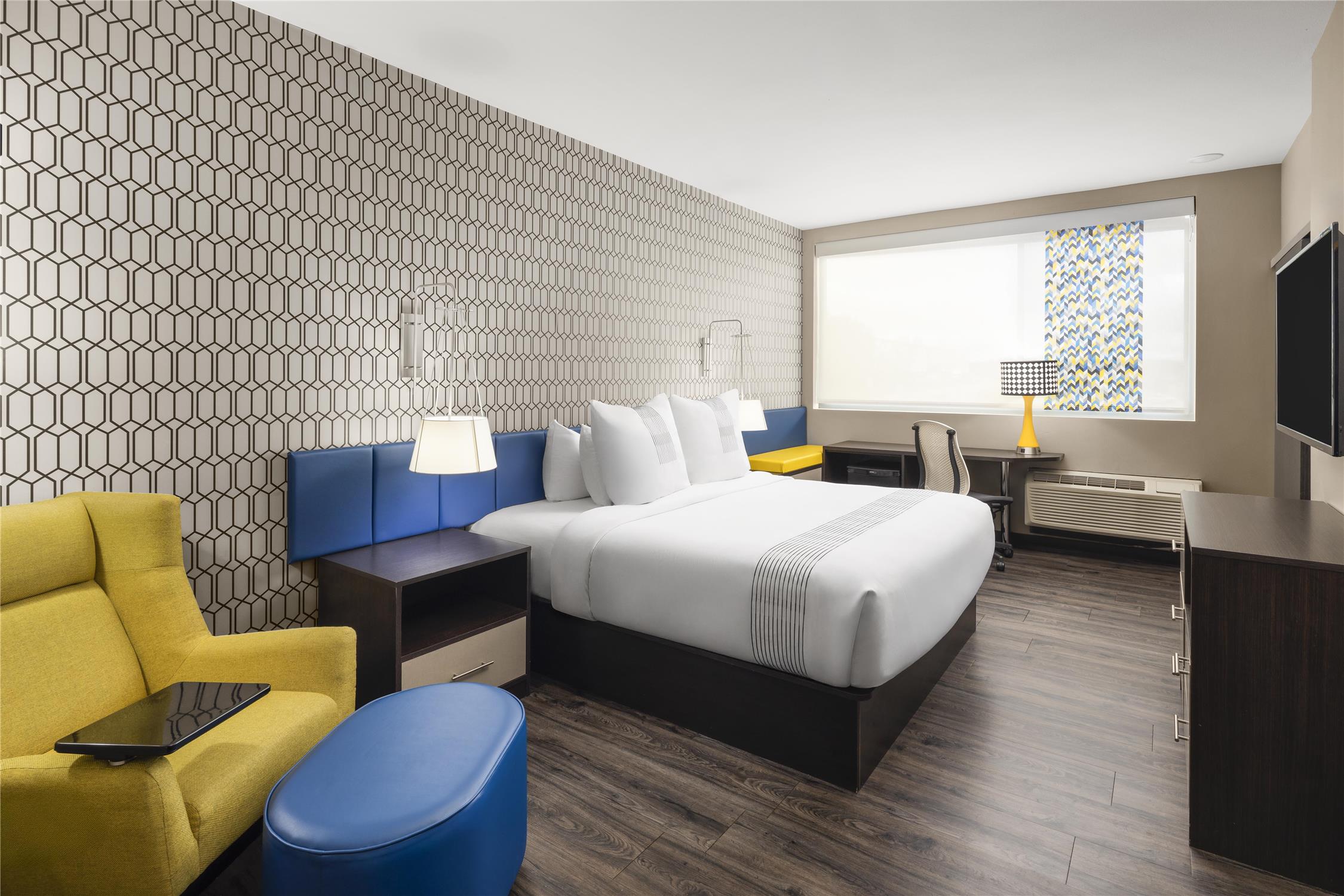 Room, King Bed, Glo Best Western Dawley Farms In Sioux Falls 5/7