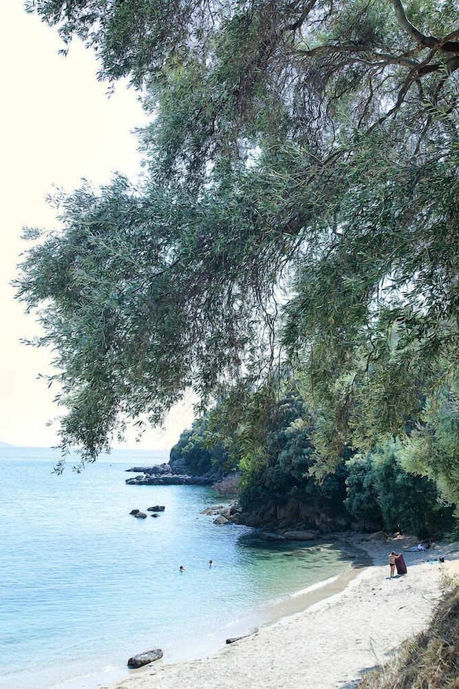 enjoy lichnos bay village camping hotel and apartments