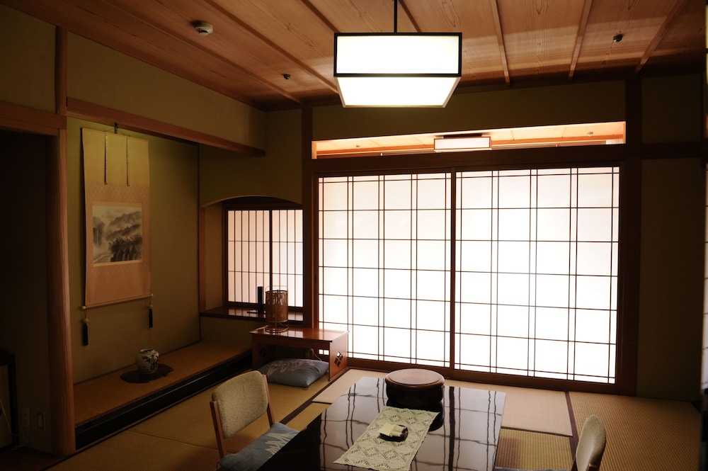 Nara Hotel 41/72