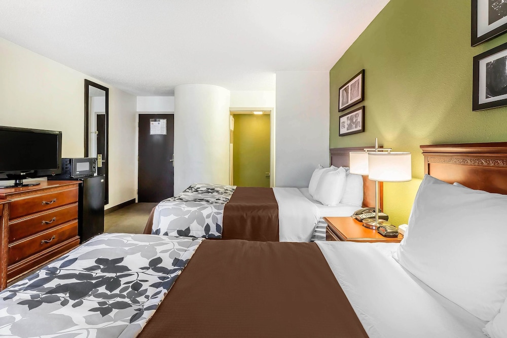 Room, 2 Queen Beds, Pool Side, Pet Friendly، Sleep Inn Gaffney At I-85 3/8