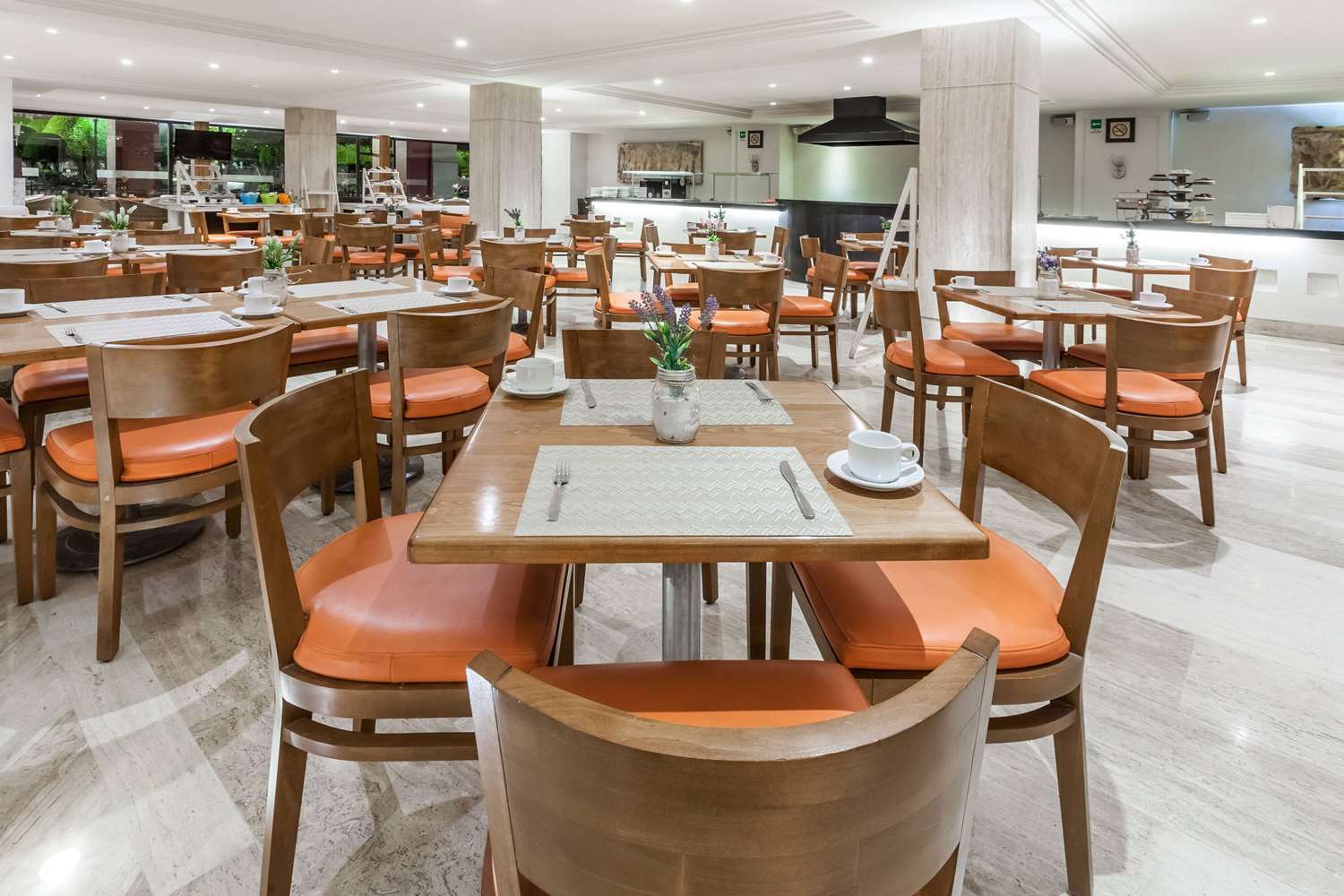 Ramada Plaza by Wyndham Leon 40/54