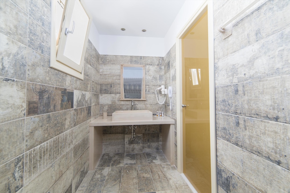 Korali Boutique Hotel 47/50