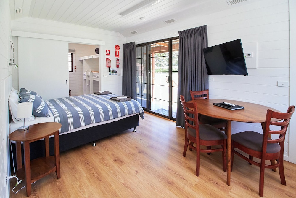 SURFSIDE HOLIDAY PARK 10/50