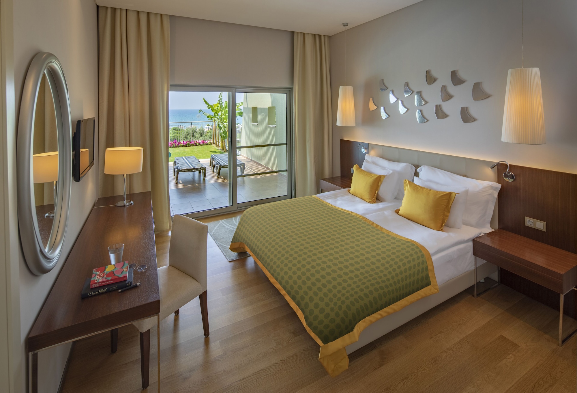 SUITE WITH PRIVATE POOL