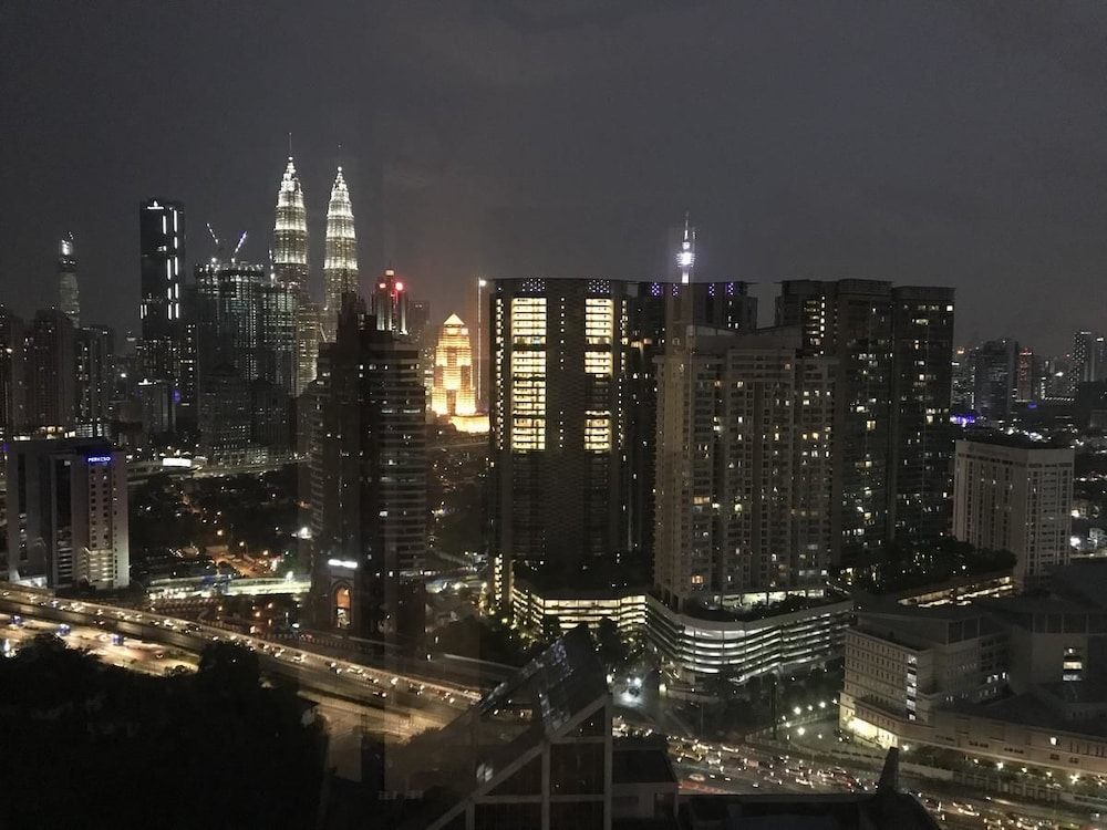 Expressionz KLCC by Wodages 5/50