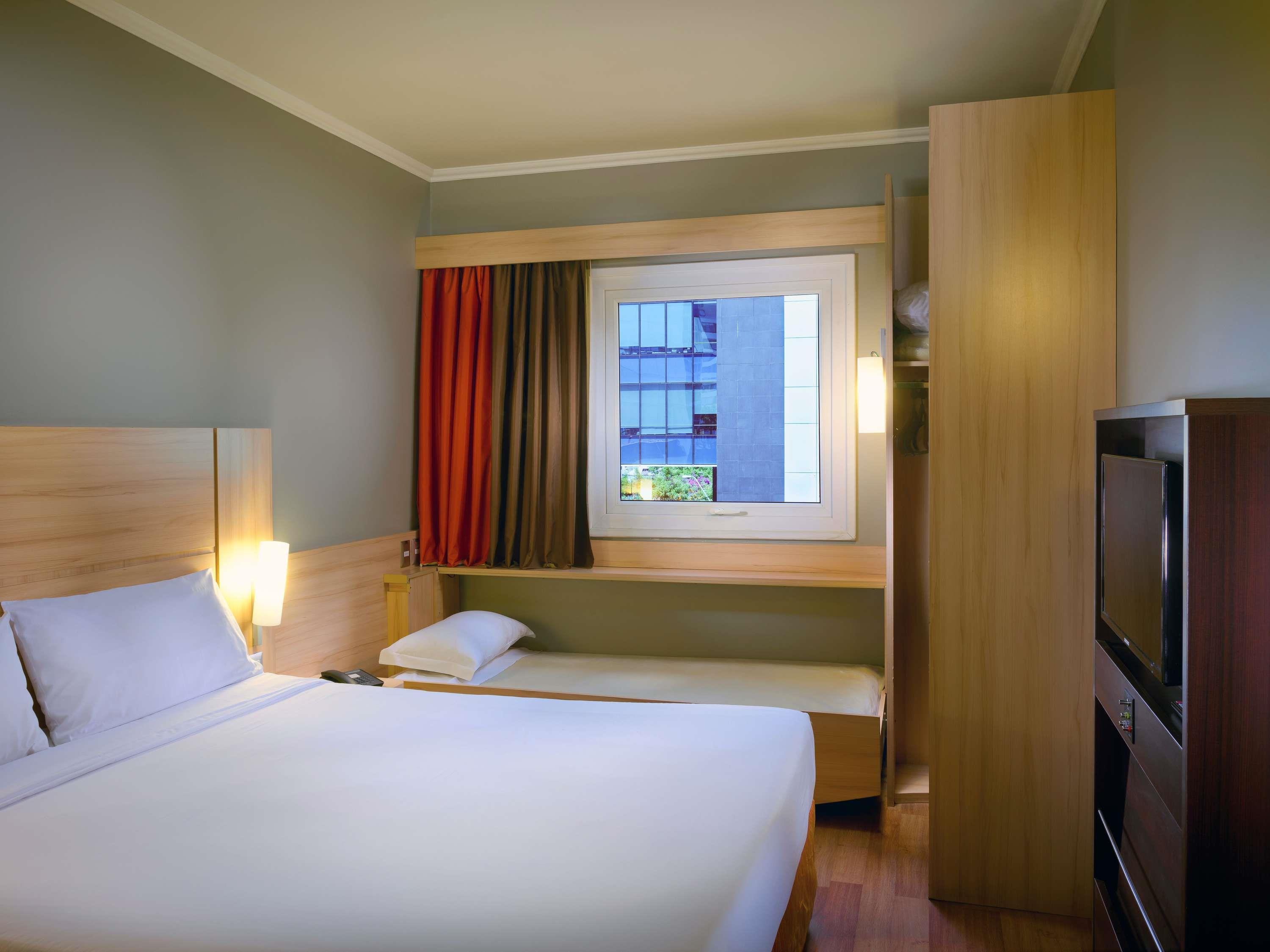ROOM, QUEEN BED, WITH CHILD EXTRA BED