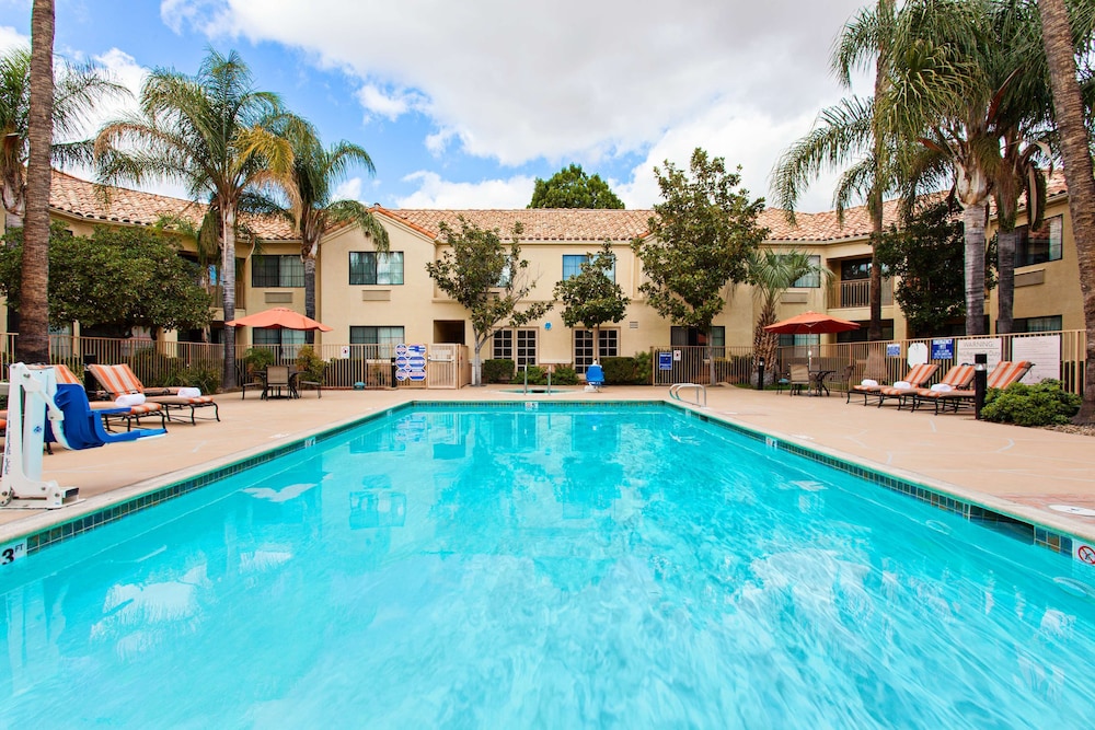 Hilton Garden Inn Valencia Six Flags in VALENCIA - CA