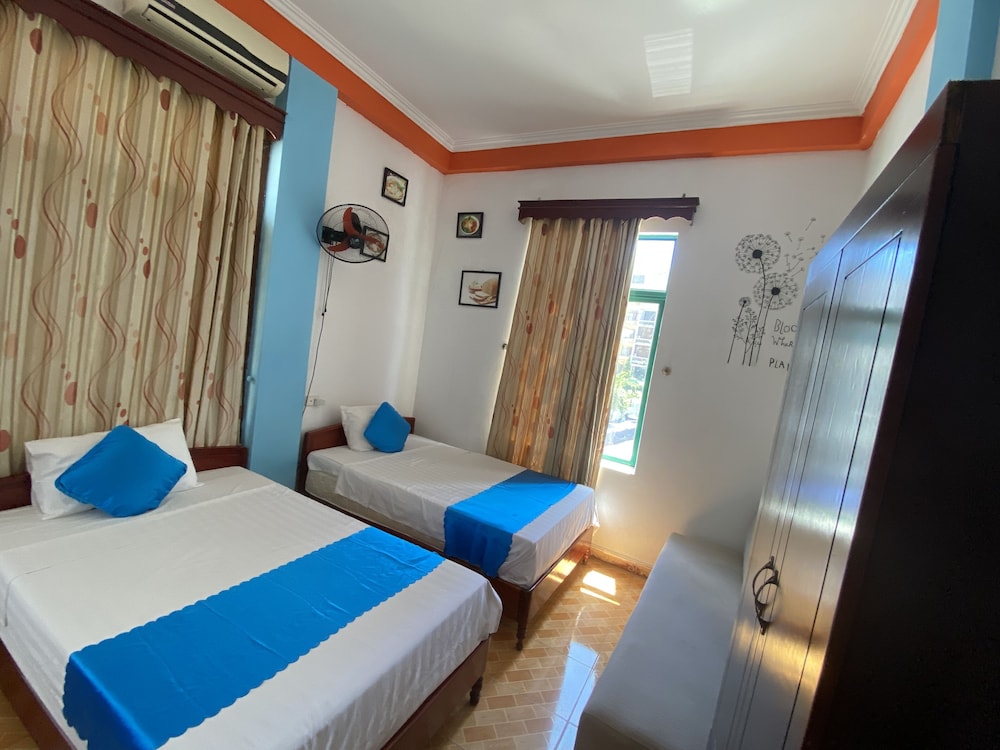 Alex Hotel 18/72
