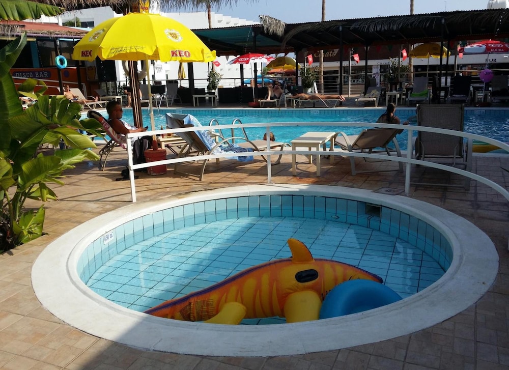 Kkaras Hotel 17/68