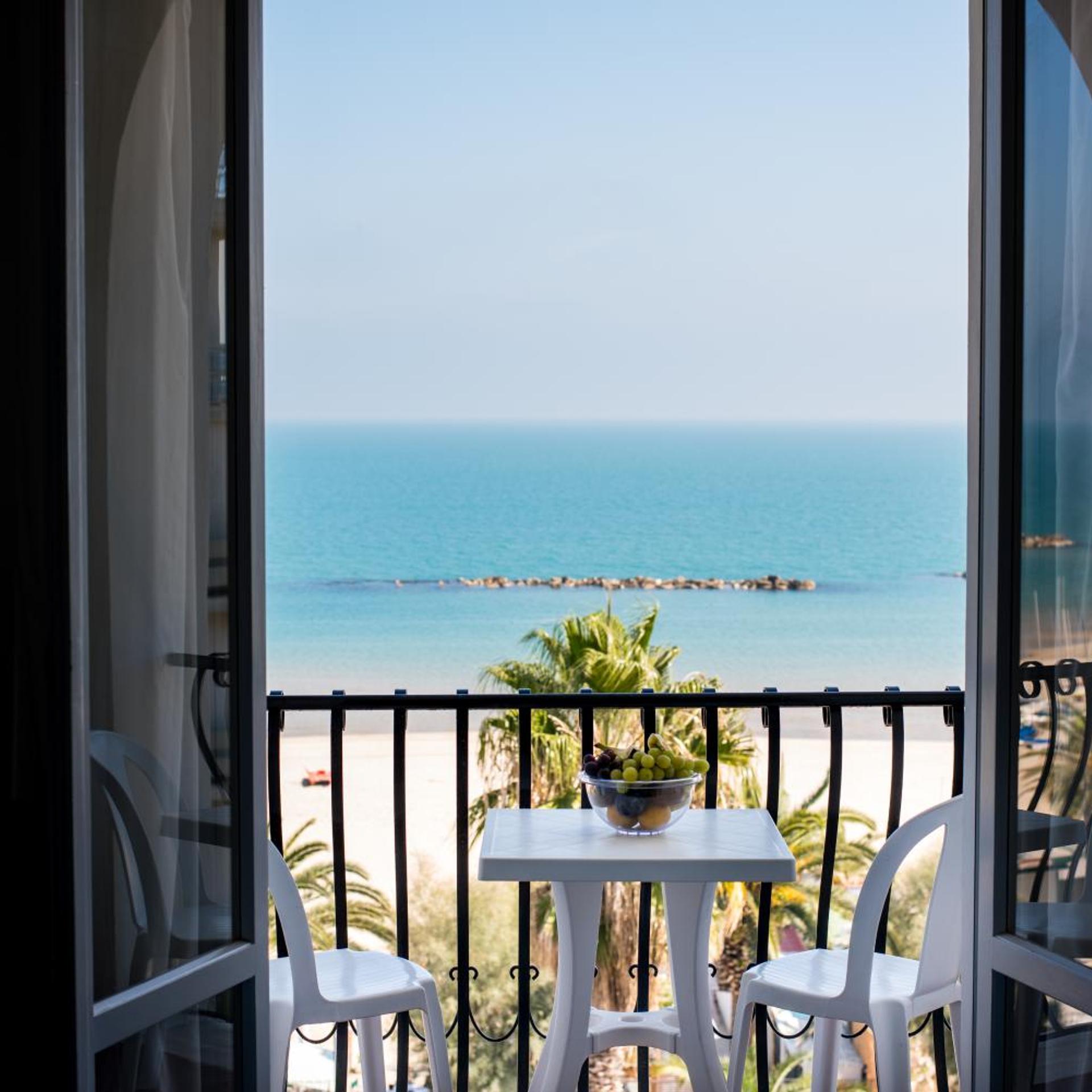 Grand Hotel Excelsior 62/66