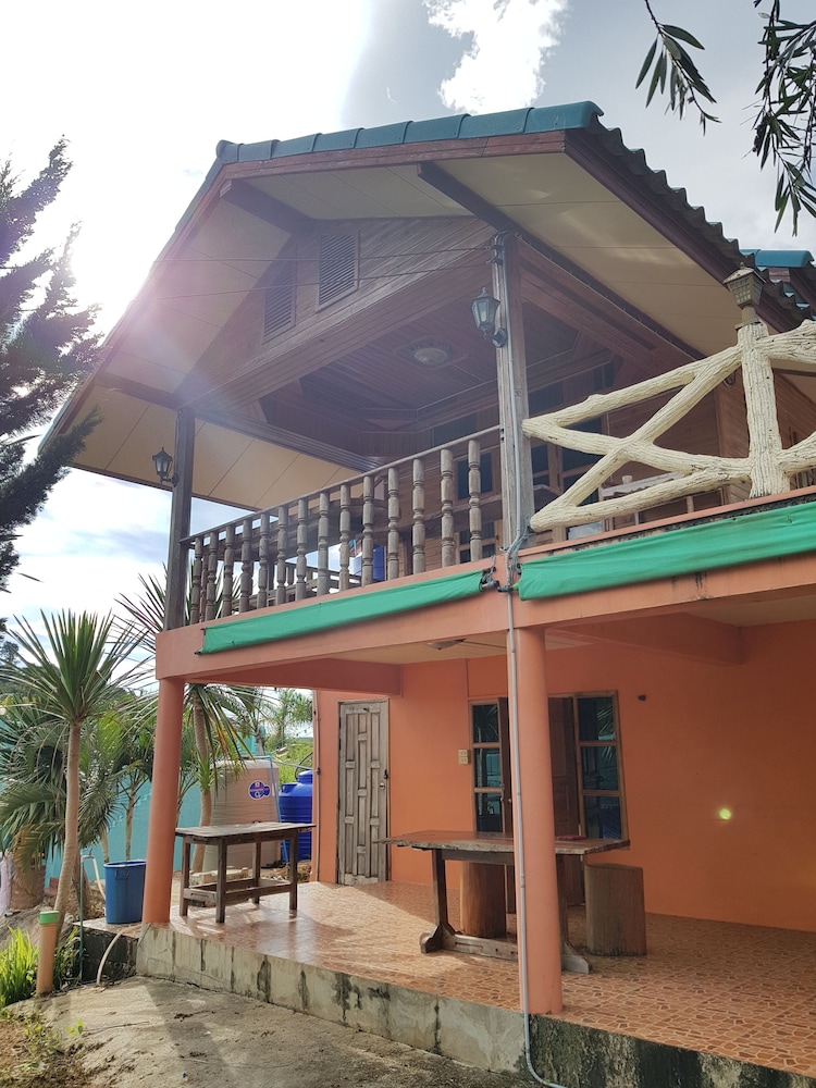 Ban Mae Resort 1/30