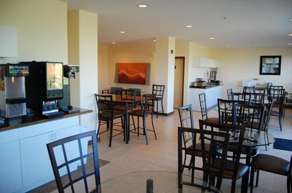 Days Inn by Wyndham Grande Prairie 11/15