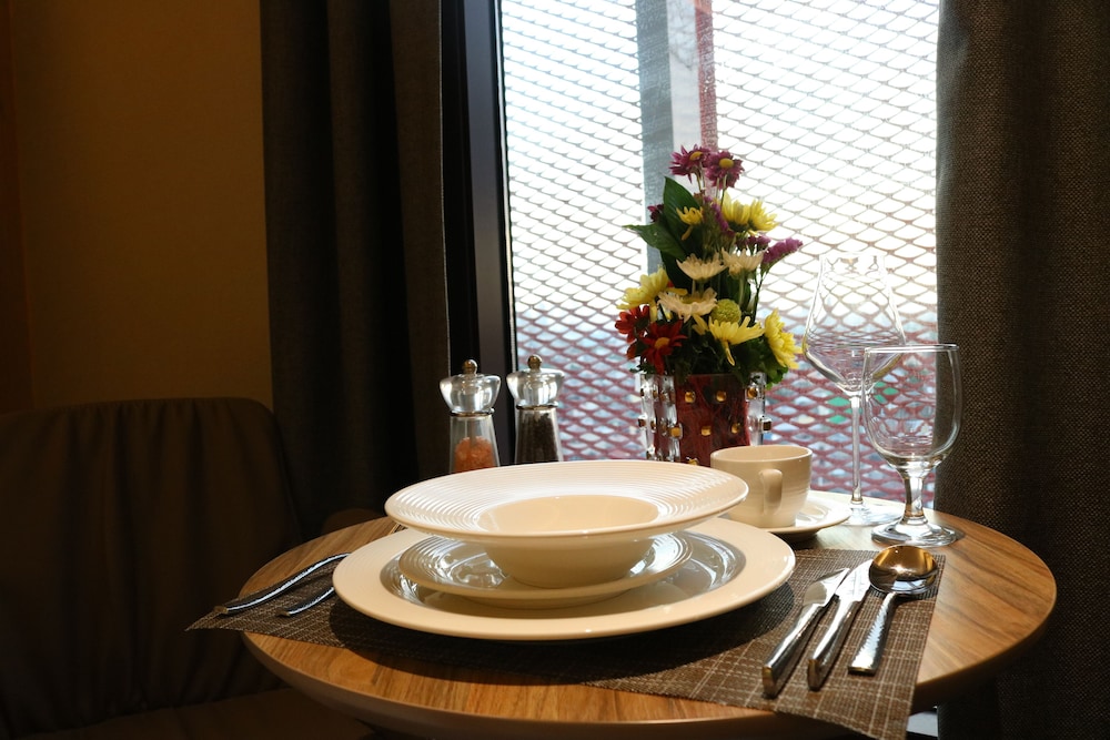 Red Hotel Cubao 50/64