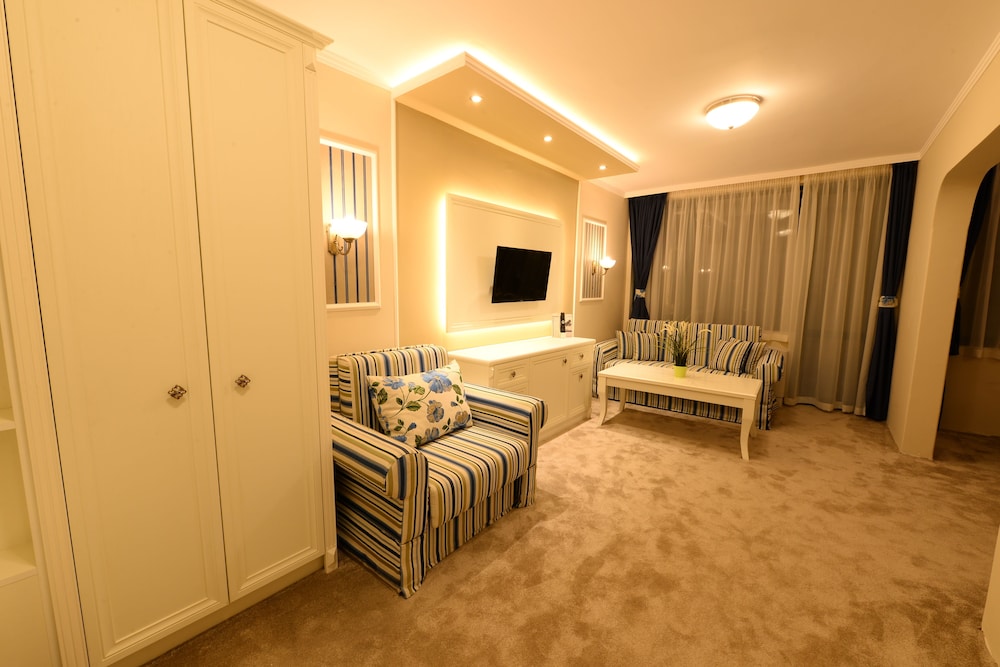 Park Hotel Raya Garden 34/58