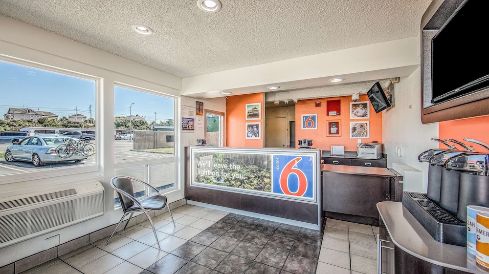 Lobby at Motel6 Eureka, CA – Redwood Coast, EUREKA - CA