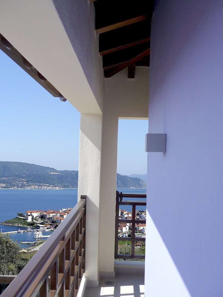 Helianthus Guesthouse 46/50