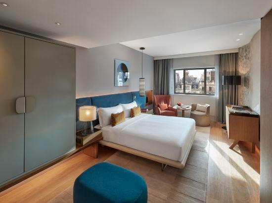 Boulevard, Deluxe, King and Twin Beds