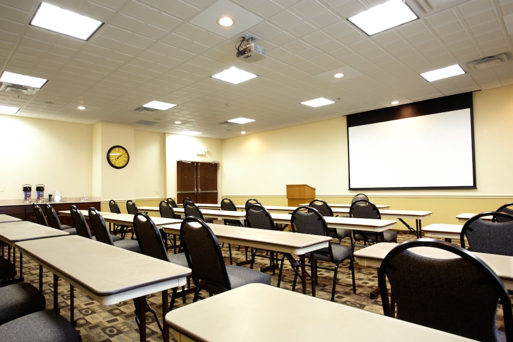 Holiday Inn Express Hotel Suites Deer Park 35/44