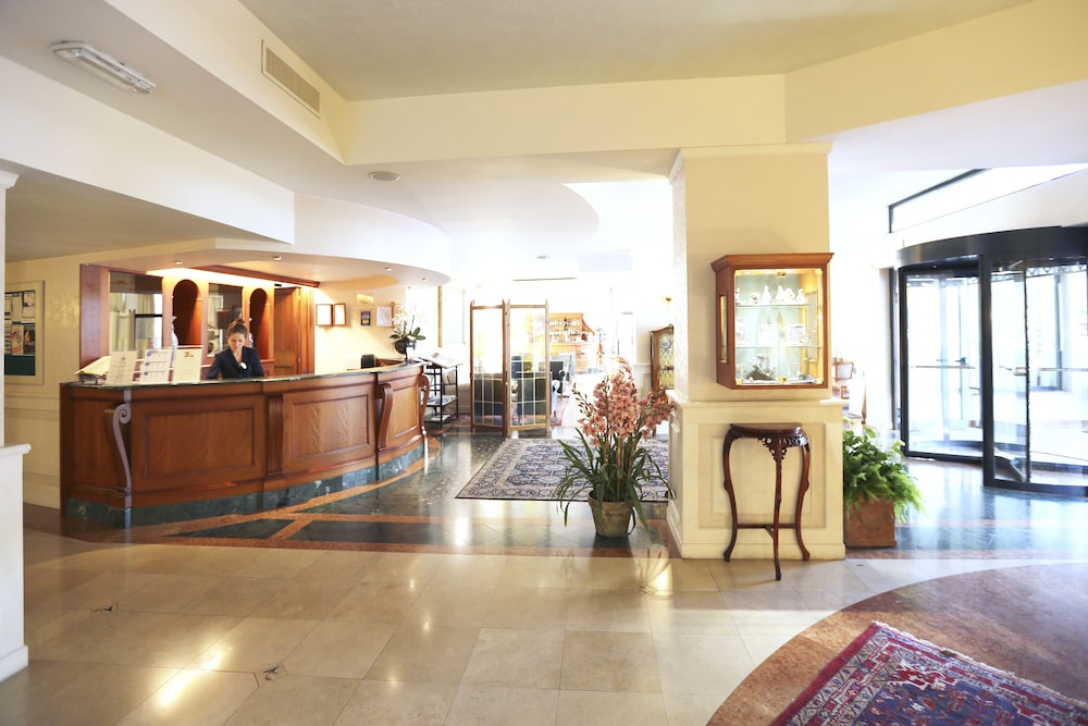 Hotel Savoy Palace 10/67