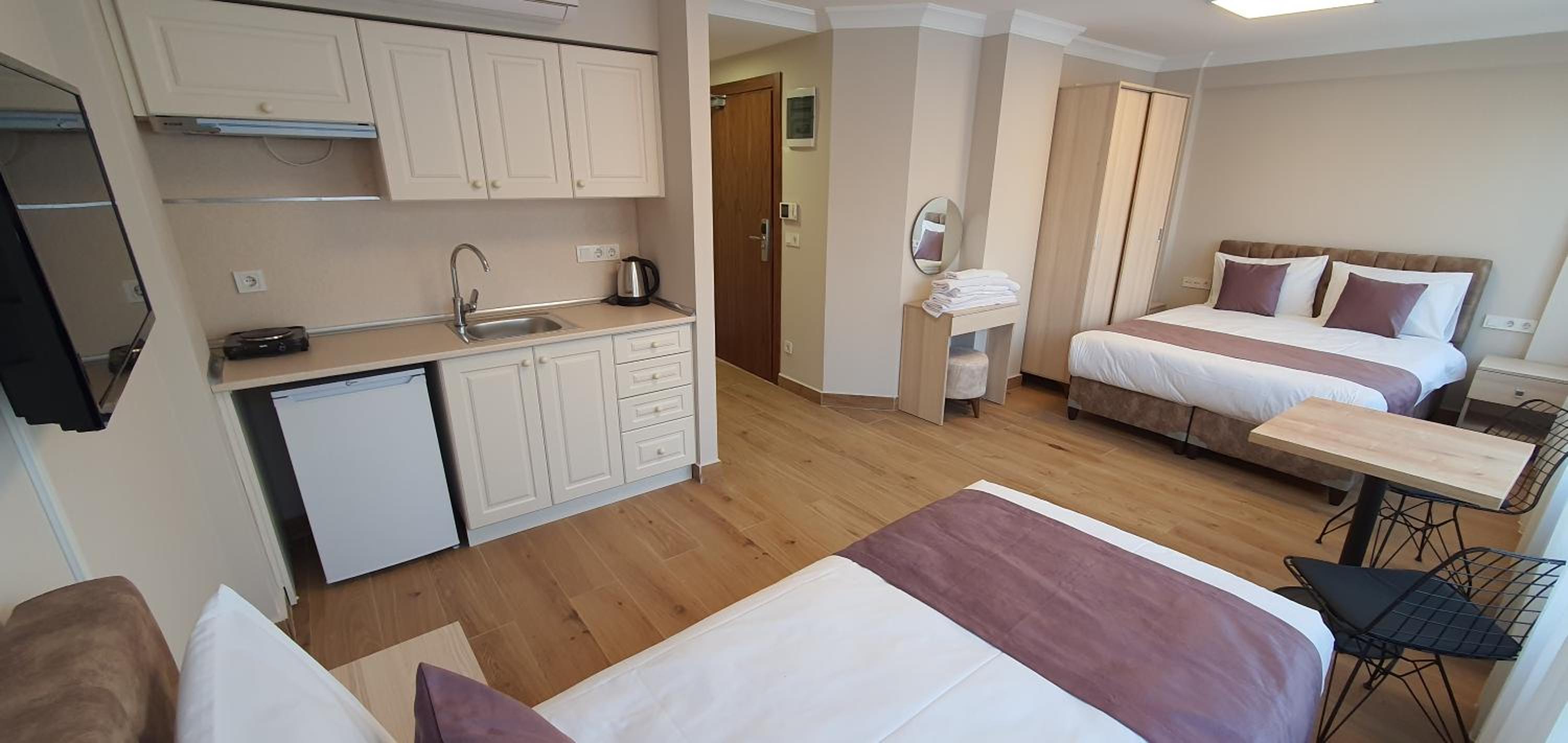 Comfort, Family, Apartment, Annex, Sur Hotel 2/10