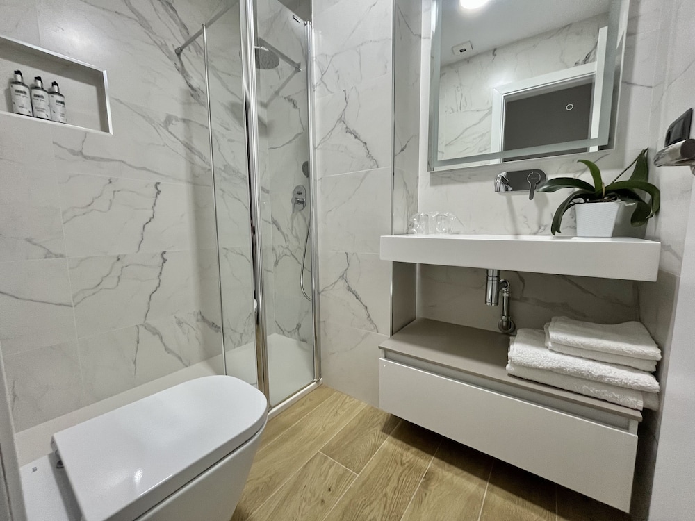 Hostal Abril 58/59