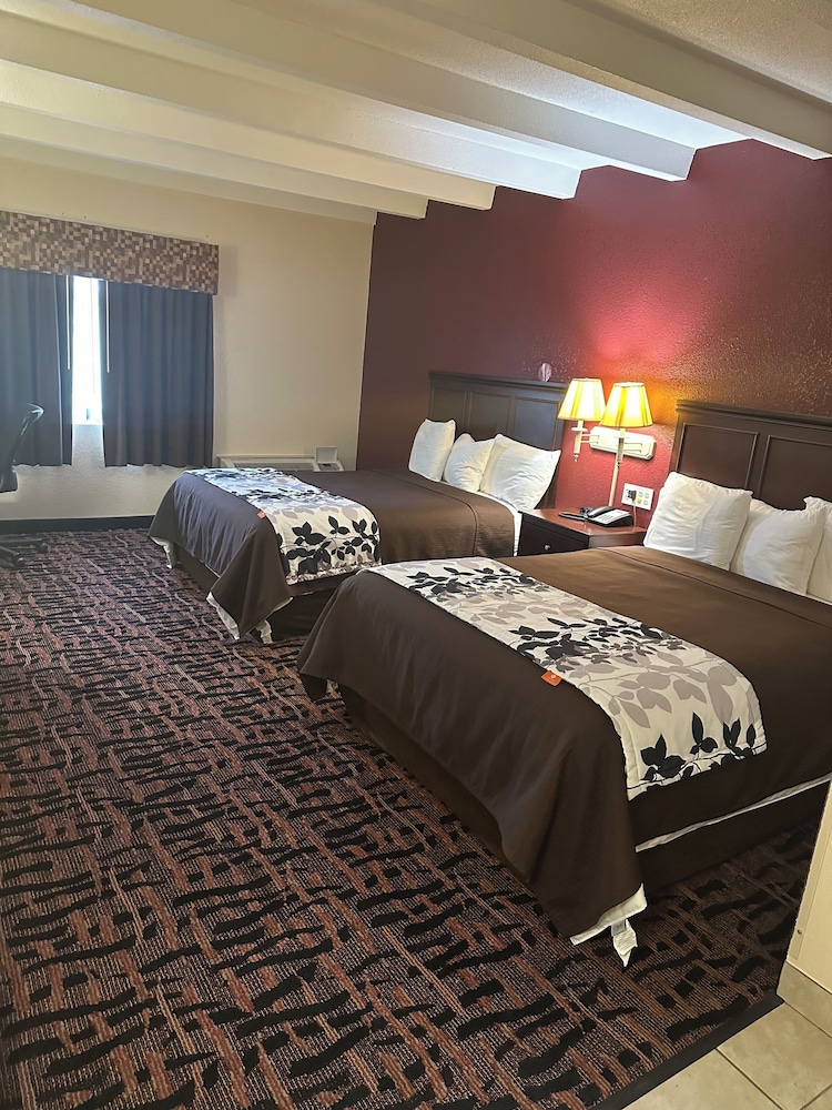 Standard, 2 Queen Beds