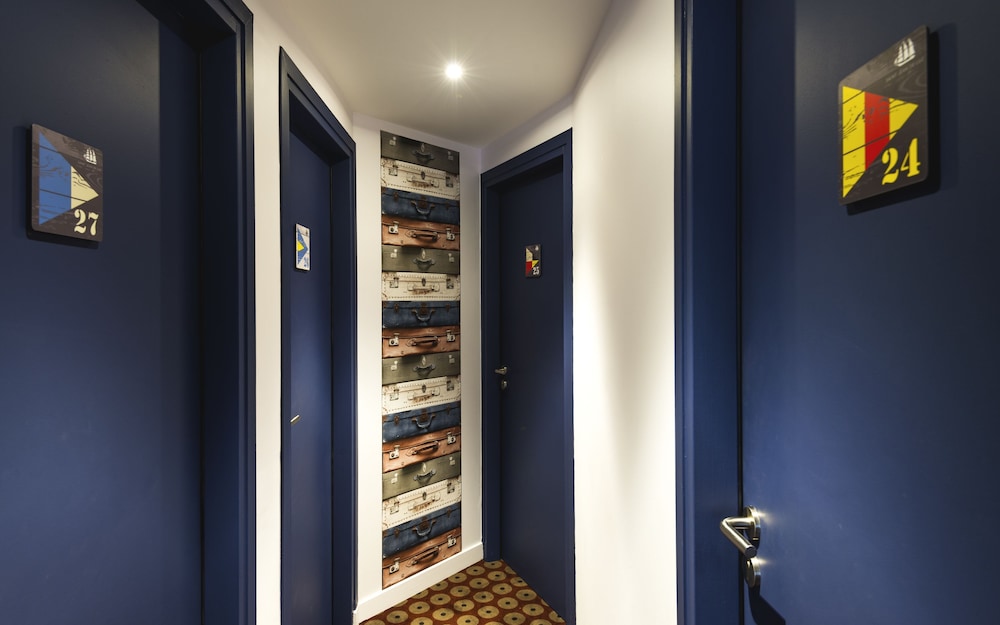 Brit Hotel de Paris 25/33