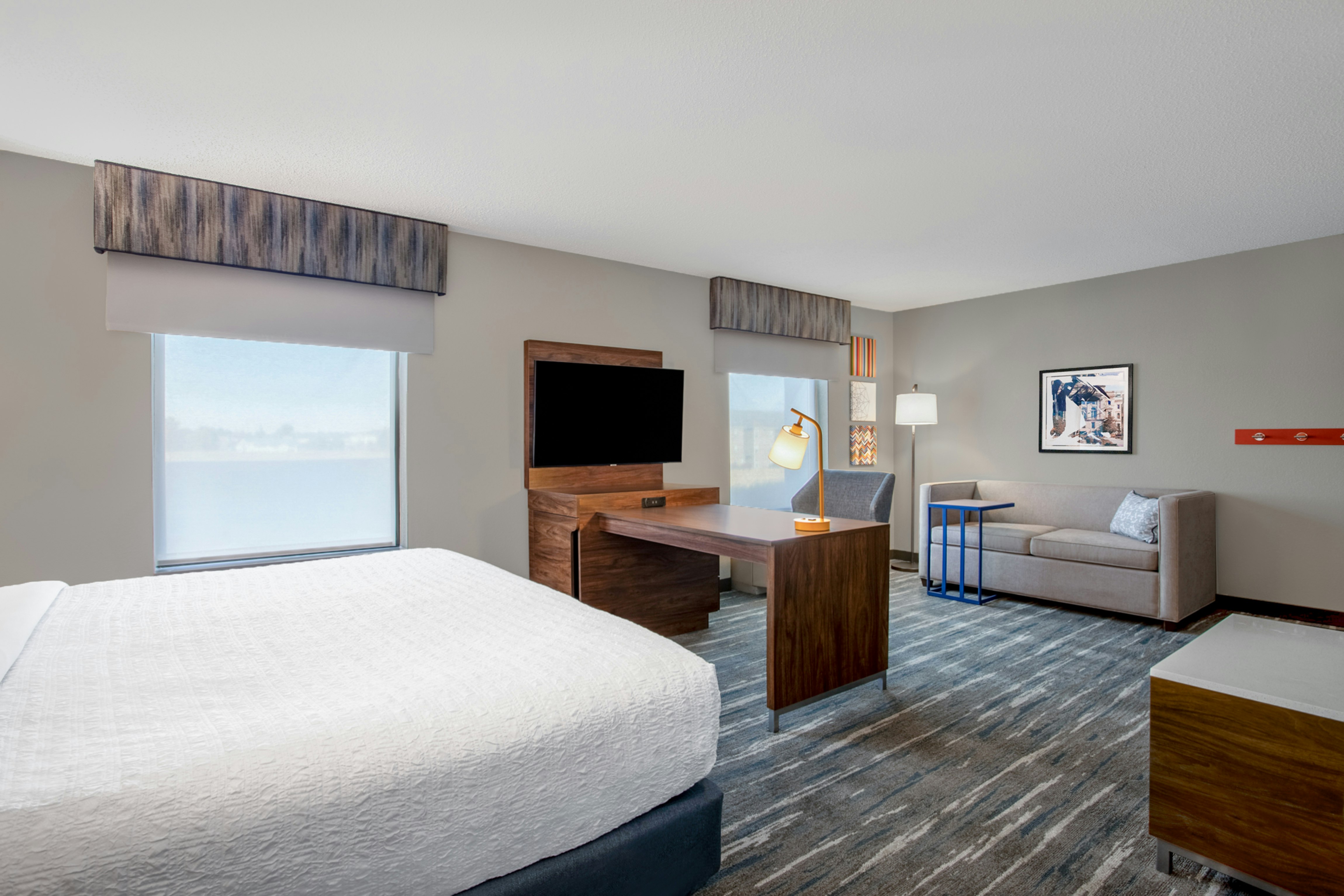 Studio, King Bed, Accessible
