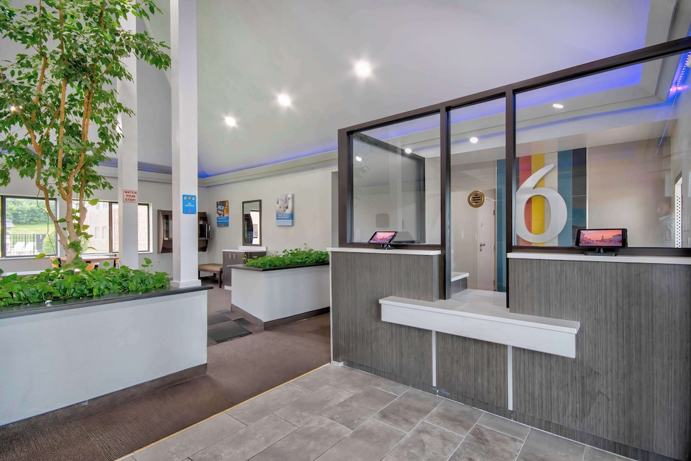 Lobby at Motel6 Georgetown, KY - Lexington North, GEORGETOWN - KY