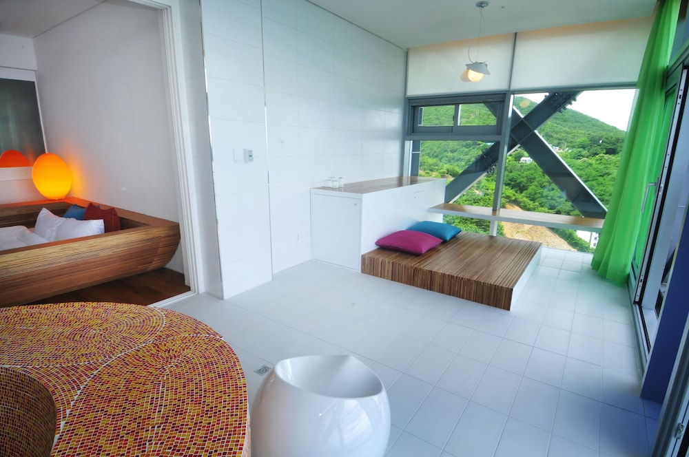 Haslla Art World Museum Hotel 16/64