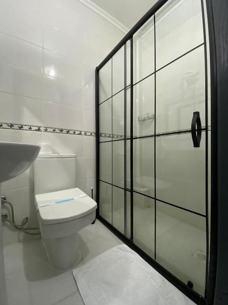 Özdemir Otel 20/20