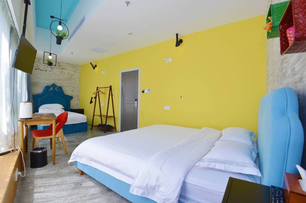 J Trip Youth Hostel 9/37