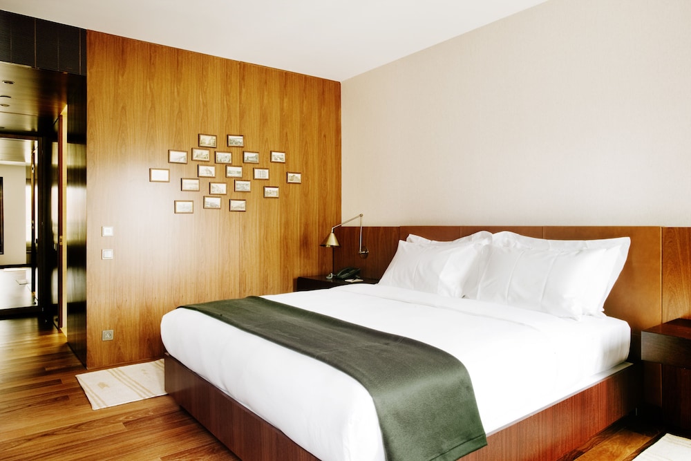 SUPERIOR, KING BED