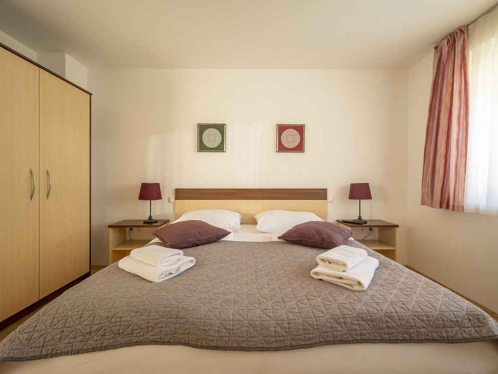 Apartment House Berghi Ii 15/48