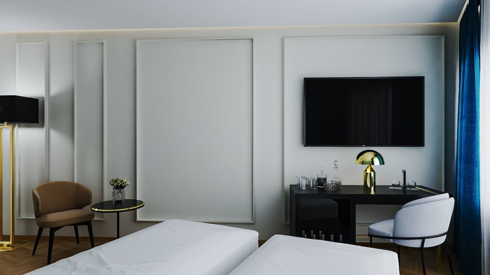 The Major Hotel 24/64