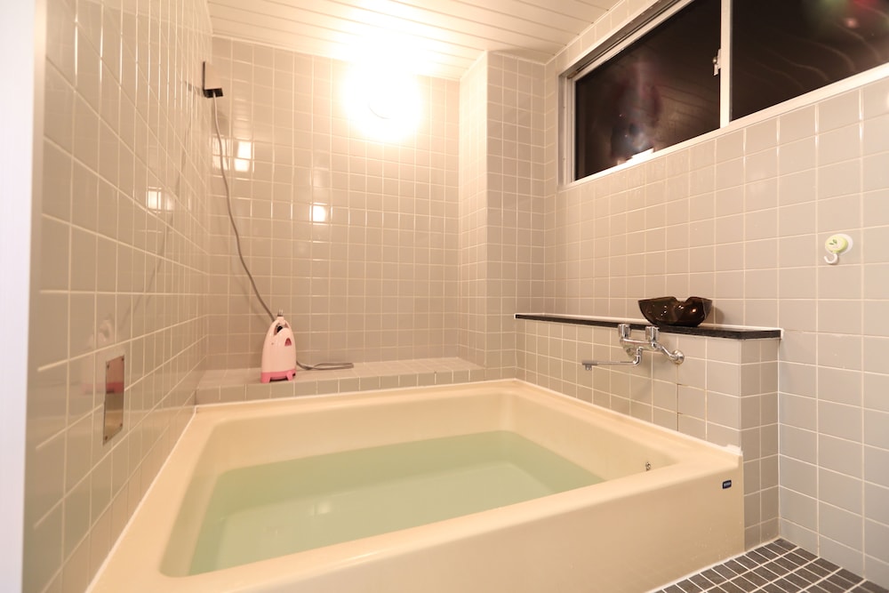 Hotel Hana Ichirin - Caters To Women 18/29