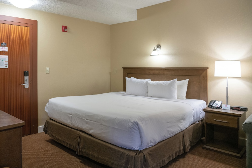 SUPERIOR, KING BED, JETTED TUB